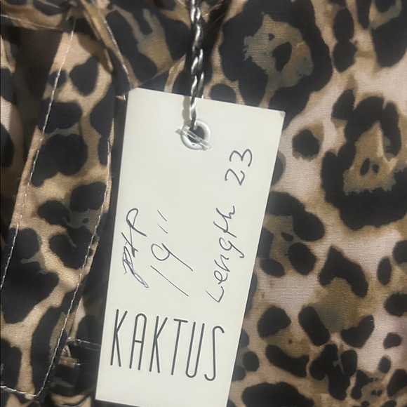 Kaktus Brown Leopard Peplum Blouse Ptp 19” - Picture 5 of 6